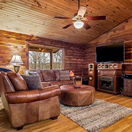 Fly Away Cabin- Modern, Serene, And Convenient Compton 外观 照片
