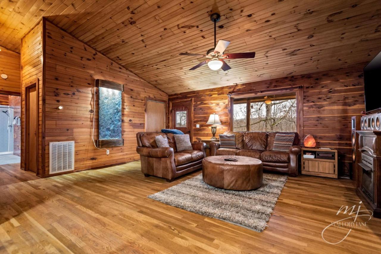 Fly Away Cabin- Modern, Serene, And Convenient Compton 外观 照片