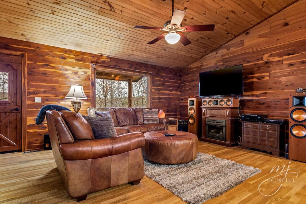 Fly Away Cabin- Modern, Serene, And Convenient Compton 外观 照片